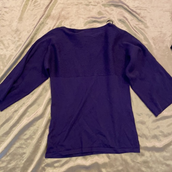 Beautiful purple sweater - Picture 4 of 6